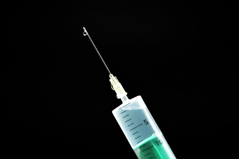 Ciężki NOP występuje u 1-1,1 osób na 1 mln dawek szczepionek.