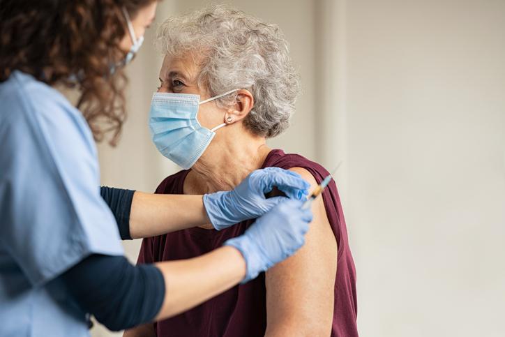 Mazowsze: we wrześniu ruszą darmowe szczepienia przeciw pneumokokom dla osób po 50. r.ż. - Vimarsana News