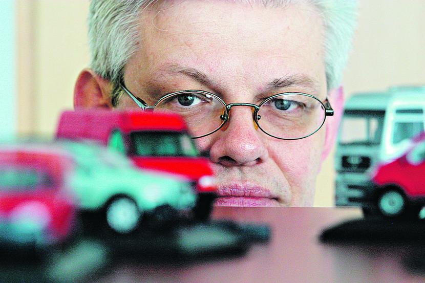 WSTĘPNIE NIE NAJGORZEJ: Nasza branża transportowa nadal należy do najsilniejszych
 w Europie, a wstępne wyniki sprzedażowe wskazują, że sytuacja producentów najcięższych
 pojazdów nie będzie znacznie gorsza niż w 2013 r. — mówi Jakub Faryś, prezes Polskiego
 Związku Przemysłu Motoryzacyjnego. [FOT. BS]