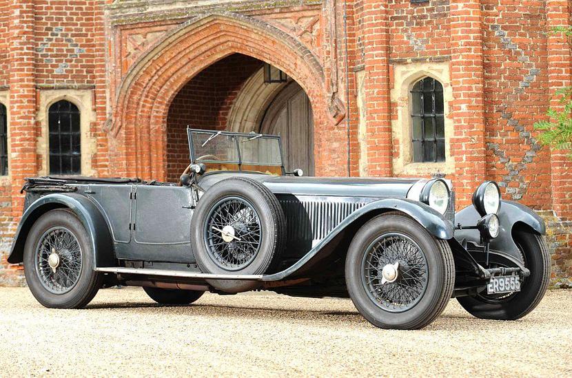 4-miejscowy Mercedes Benz klasy S, kupiony przez rodzinę z Sussex w 1928 r. był prawie nieużywany i trzymany w garażu przez 84 lata! (fot. Bloomberg)