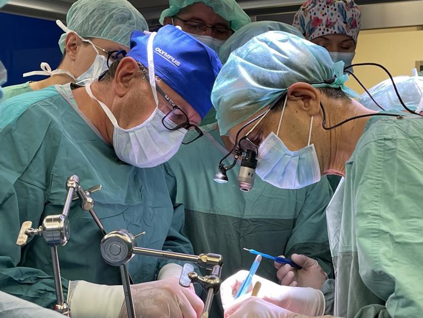 Pierwszy pacjent po przeszczepie oka i części twarzy nie odzyskał jeszcze wzroku. Pierwszy pacjent po przeszczepie oka i części twarzy nie odzyskał jeszcze wzroku.