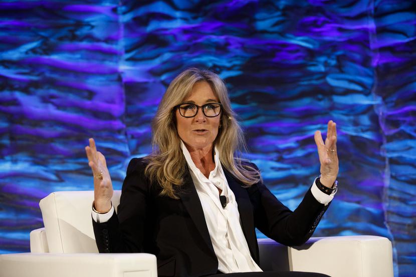 Angela Ahrendts