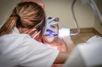Samorząd lekarski ostrzega przed wypowiadaniem przez stomatologów umów z NFZ