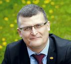 Dr n. med. Paweł Grzesiowski, ekspert w dziedzinie immunologii i terapii zakażeń