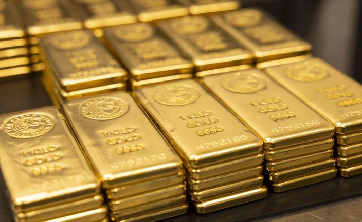 Przecena złota to tylko korekta. Kruszec będzie drożeć