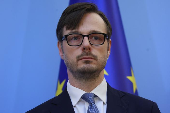 Znaki zapytania się mnożą