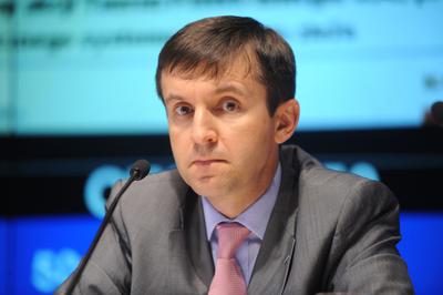 Pierwsza prywatna polska firma, którą kieruje Maciej Tybura, ma realne  szanse na biznes z Irańczykami Rozmawia z NITC o handlu gazem LNG i LPG.  Na surowcowe zakupy do Iranu wybiera się też Orlen.
