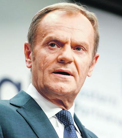 Donald Tusk, były premier, w 2014 r. połączył w publicznej wypowiedzi wątek memorandum gazowego z aferą podsłuchową. Zdaniem Grażyny Piotrowskiej-Oliwy, może to stanowić naruszenie dobrego imienia.