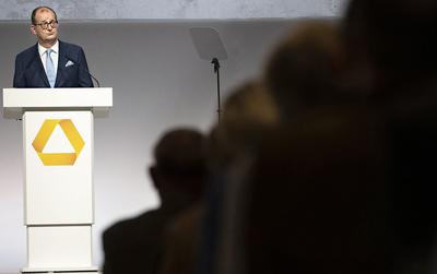 Dla Commerzbanku, którym kieruje Martin Zielke, sprzedaż mBanku to ostatnia szansa wyjścia na prostą o własnych siłach. Jeśli operacja się nie powiedzie, niemiecka instytucja sama będzie musiała się sprzedać.
