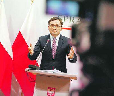 POTRZEBNA KOREKTA: Zbigniew Ziobro, minister  sprawiedliwości, chce chronić budżet państwa przed wyłudzeniami VAT. To  szczytna idea. Sęk w tym, że projekt jego urzędników wymaga solidnego  dopracowania.