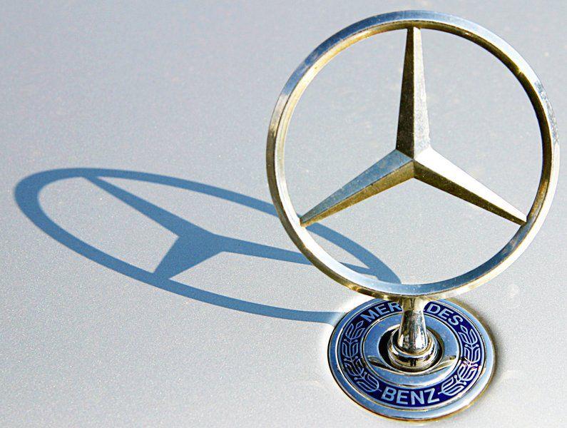 Logo Mercedes-Benz