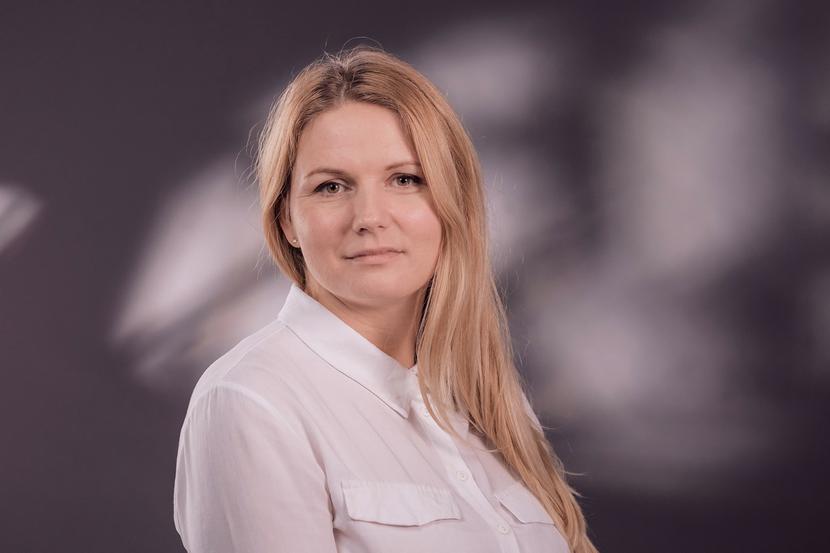 Dr n. farm. Aleksandra Góra — farmaceuta, specjalista w dziedzinie farmakologii, wykładowca na konferencjach farmaceutycznych, członek Polskiego Towarzystwa Farmaceutycznego. Dr n. farm. Aleksandra Góra — farmaceuta, specjalista w dziedzinie farmakologii, wykładowca na konferencjach farmaceutycznych, członek Polskiego Towarzystwa Farmaceutycznego.