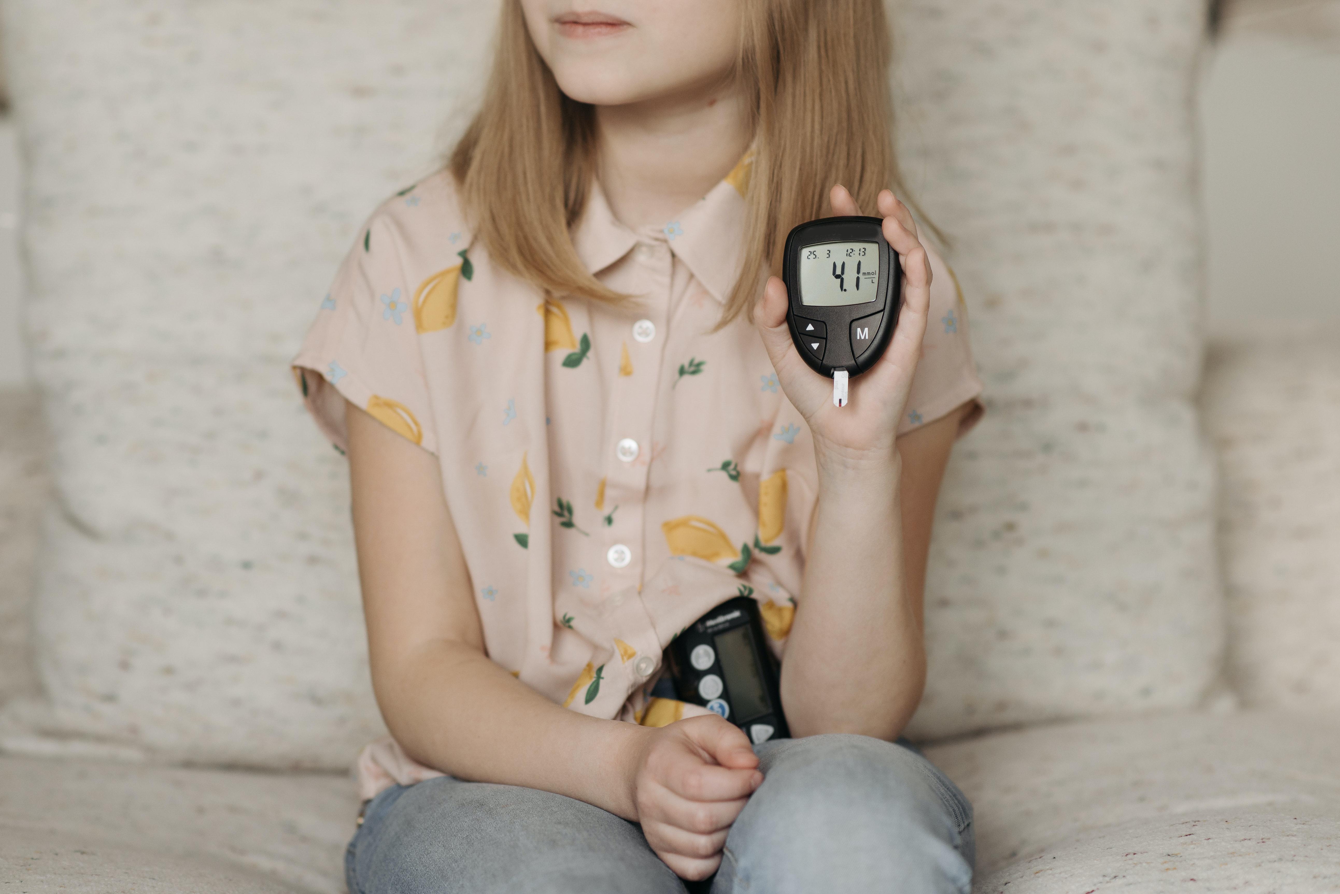 Девочка 9 лет страдает сахарным диабетом получает. Дети диабетики. Сахарный диабет у детей. Дети больные сахарным диабетом. Сахарный диабет 1 типа у детей.
