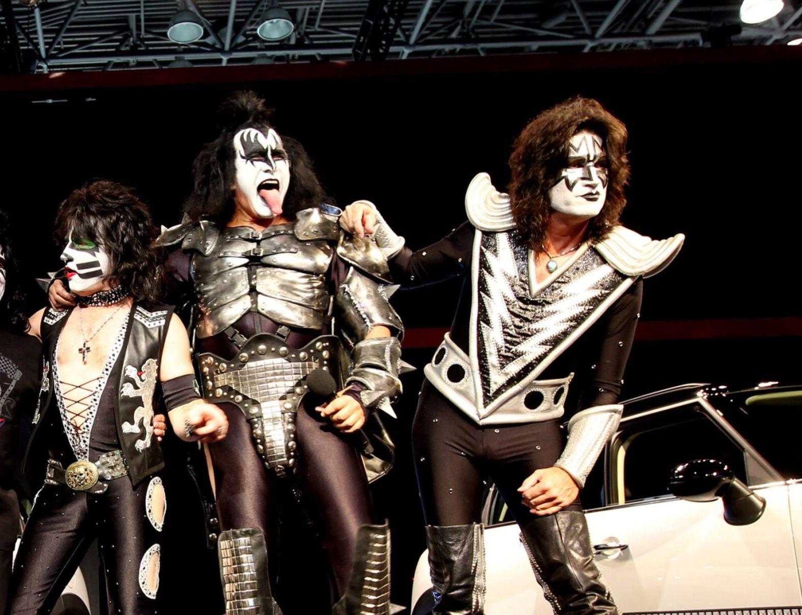 Zespół KISS sprzedaje katalog nagrań i prawa wizerunkowe za ponad 300