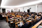 Minister rozwoju uzasadnia poprawkę dot. AdA: sieci biorą w niewolę farmaceutów udzielając im pożyczek na wysoki procent