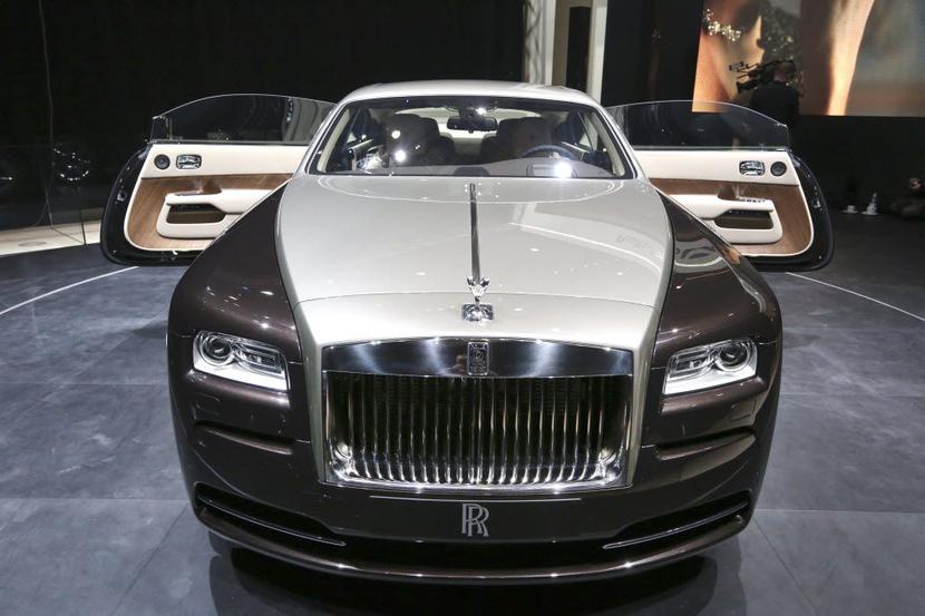 Lodówki, ścianki działowe, czy humidory stały się ostatnio częstym dodatkiem do Rolls Royce’ów zamawianych przez bogatych Chińczyków (Fot. Bloomberg)