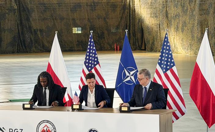 Wojskowe Zakłady Lotnicze z Łodzi podpisały umowę z GE. Jest warta 500 mln zł