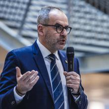 Rektor prof. Piotr Stepnowski był jedynym kandydatem w wyborach władz uczelni na kadencję 2024-2028. Rektor prof. Piotr Stepnowski był jedynym kandydatem w wyborach władz uczelni na kadencję 2024-2028.