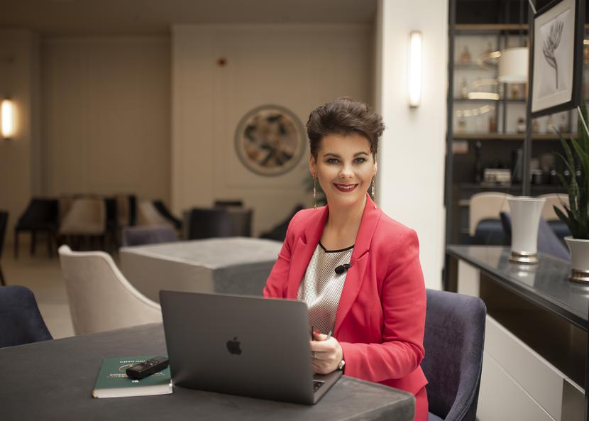 red. Elżbieta Jachymczak, dziennikarka ekonomiczna, wydawca, redaktorka naczelna Business Intelligence, mentorka biznesu