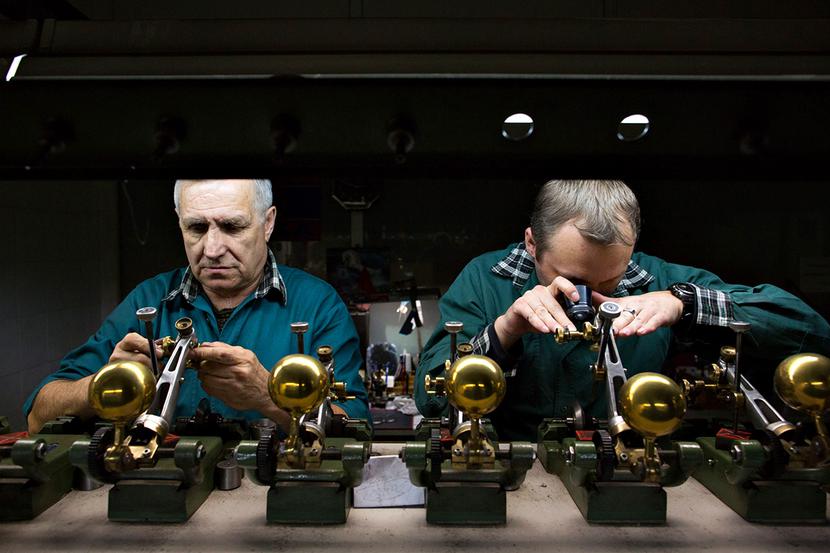 Cięcie diamentów w zakładzie Alrosy w Moskwie