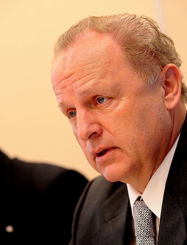 IZBA POD OSTRZAŁEM:
 Armaty przeciwko PIU wytoczył Franz Fuchs, prezes VIG Polska. Kwestionuje przetarg na doradcę izby i podważa obowiązek członkostwa. [FOT. TP]