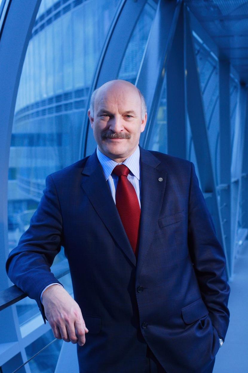 Paweł Olechnowicz, prezes Grupy Lotos, w rafinerii