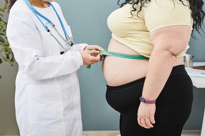 Badacz przyjrzał się również różnicom w rozmieszczeniu tkanki tłuszczowej wśród osób należących do tych samych kategorii BMI i zauważył, że rozbieżności w tej materii są duże i mają ogromny wpływ na zgłaszane wyniki zdrowotne.