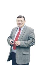 Ostrzej, ale bez skalpela: Służba nie drużba