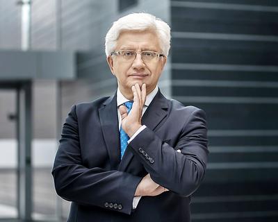 Kuratorem Idei, której prezesem jest Jerzy Pruski, został Bankowy Fundusz Gwarancyjny, za sterami którego stoi Mirosław Panek. Dla banku oznacza to kontrolę ściślejszą niż dotychczas.