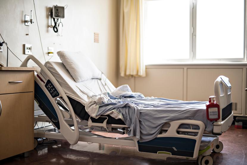 Trzy decyzje wydane przez RPP dotyczą śmierci 44-letniego pacjenta, który po wypadku samochodowym trafił w ciężkim stanie do szpitala. Jego leczenie na oddziale intensywnej terapii utrudniło zakażenie trzema szczepami bakterii. Trzy decyzje wydane przez RPP dotyczą śmierci 44-letniego pacjenta, który po wypadku samochodowym trafił w ciężkim stanie do szpitala. Jego leczenie na oddziale intensywnej terapii utrudniło zakażenie trzema szczepami bakterii.