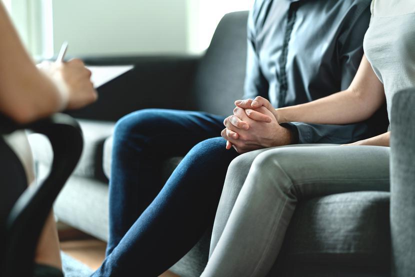 Zdaniem Niedzielskiego psycholog i psychoterapeuta to nie są zawody stricte medyczne. Zdaniem Niedzielskiego psycholog i psychoterapeuta to nie są zawody stricte medyczne.