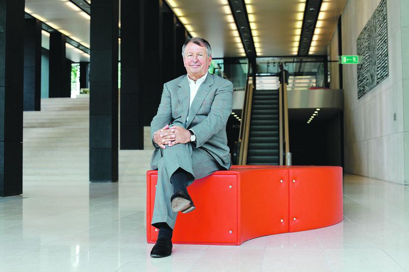 GRUBY PORTFEL:
 Jerzy Starak, właściciel
 Polpharmy,
 w ostatnich latach
 nie szczędzi pieniędzy
 na inwestycje.
 Za Polfę Warszawa
 zapłacił blisko
 900 mln zł, a nie
 była to jego jedyna
 akwizycja. [FOT. WM]