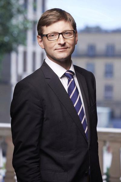 EFIS to cenna inicjatywa i Polska może na niej istotnie skorzystać, chociaż wymaga to wysiłku ze strony zarówno administracji publicznej, jak też sektora prywatnego — mówi Artur Radziwiłł, wicemini-ster finansów.