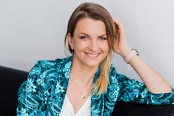 Jak inspirować inne kobiety do podejmowania wyzwań w karierze zawodowej?