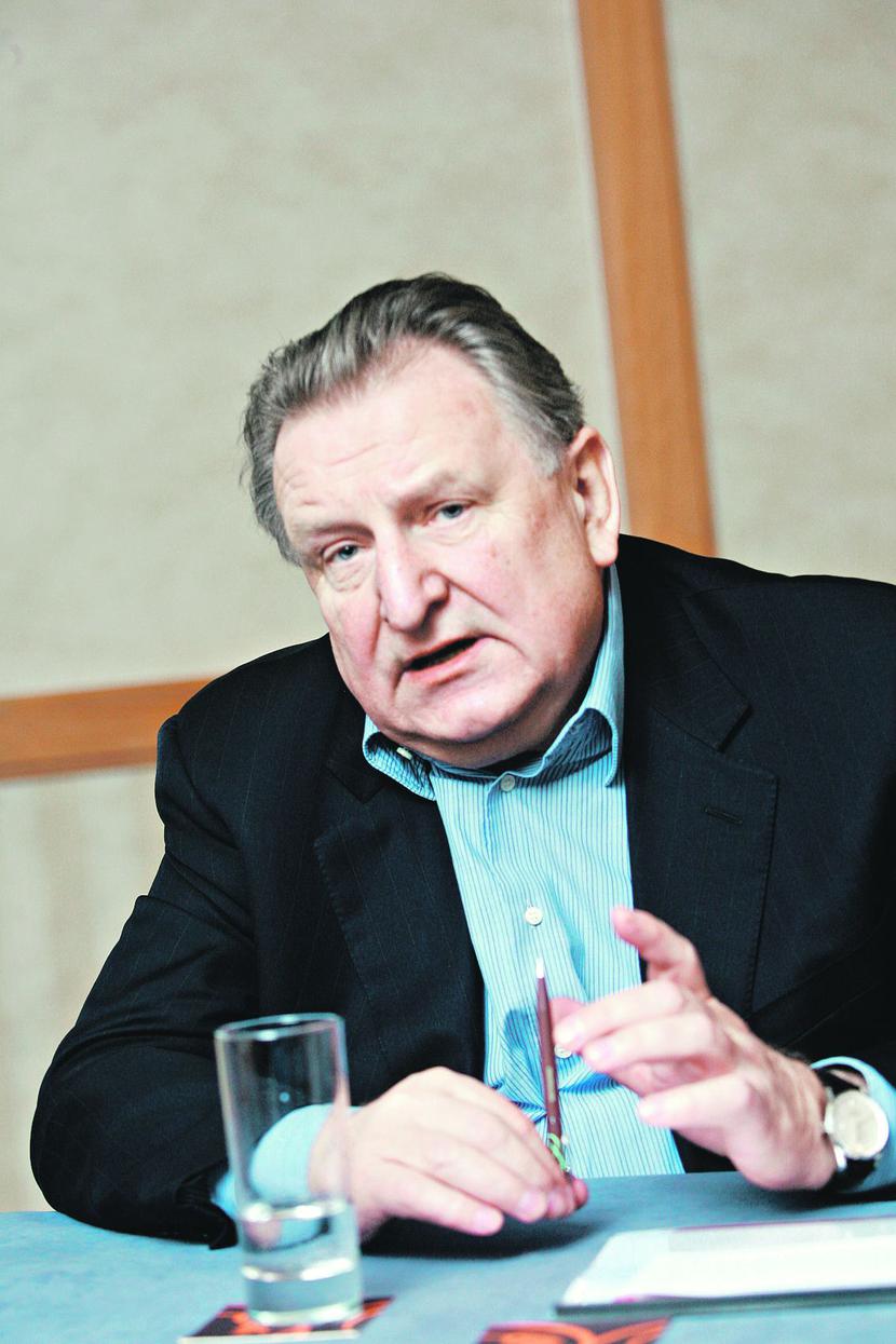 DWA MOTORY: Jacek Rutkowski, prezes Amiki, jest zadowolony z wyników pierwszego kwartału. Udało się obniżyć koszty i poprawić marże. Zakłada, że motorami wzrostu w tym roku będą Polska (ma przynieść blisko 600 mln zł przychodów) i Rosja (blisko 500 mln zł). [FOT. GK]