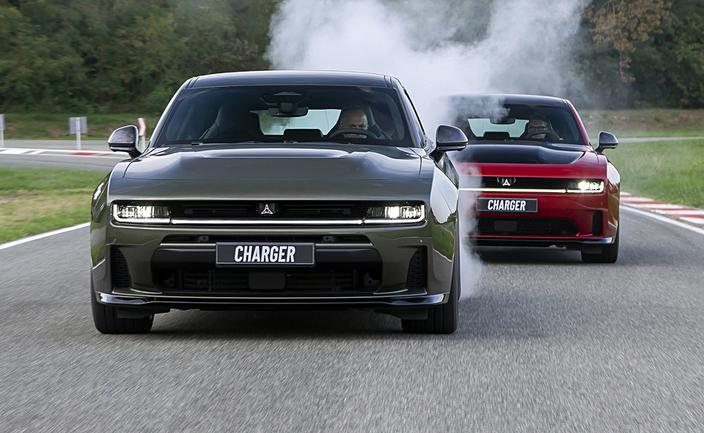 670 KM, sztuczne V8, spalinowa furtka i burnout na przycisk
