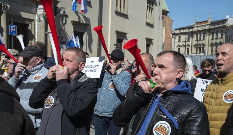 Kraków wywoła wojnę mieszkańców z firmami? Ekspert: tak się skończy planowanie osiedli obok przemysłu