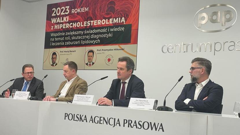 Od lewej: prof. Robert Gil, prof. Jacek Jóźwiak, prof. Przemyslaw Mitkowski, prof. Maciej Banach Od lewej: prof. Robert Gil, prof. Jacek Jóźwiak, prof. Przemyslaw Mitkowski, prof. Maciej Banach