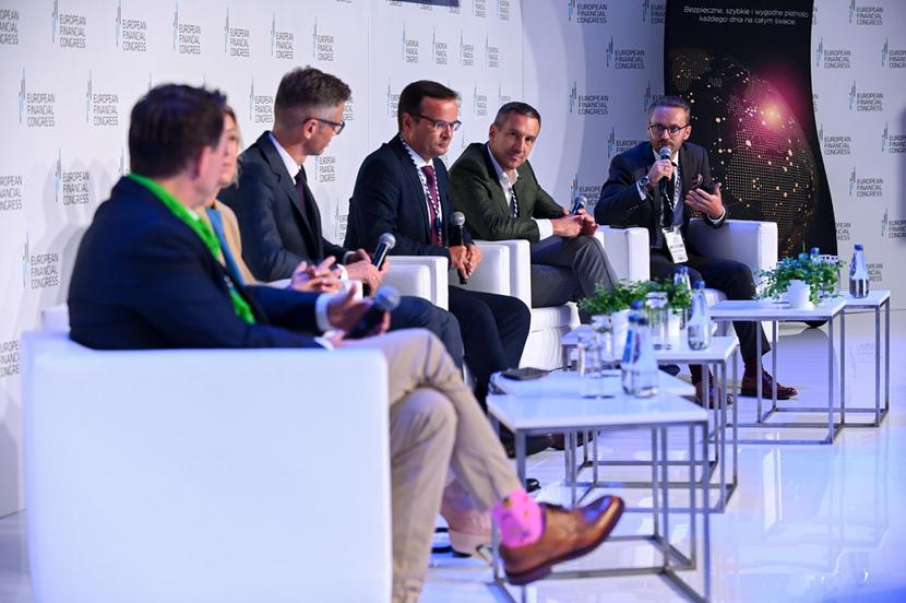 Obrady w czasie Europejskiego Kongresu Finansowego 2021. Obrady w czasie Europejskiego Kongresu Finansowego 2021.