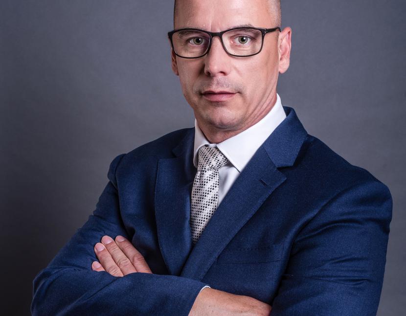 Człowiek z doświadczeniem: Człowiek z doświadczeniem: