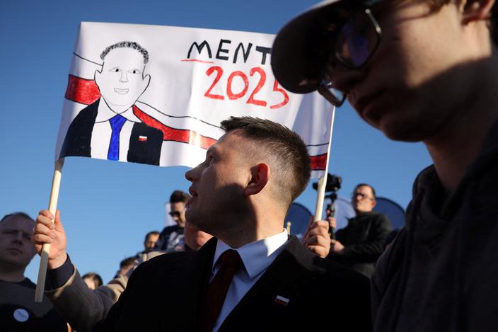 Trzeci: