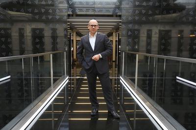 Obecnie trudno ocenić, czy zwiększenie zainteresowania giełdą to stały trend. Widzimy jednak, że osoby, które kupowały akcje, trzymały je niezależnie od zmienności. Wygląda to tak, jakby chciały załapać się na przyszłą hossę — mówi Marcin Słomianowski, dyrektor biura Maklerskiego ING Banku Śląskiego.