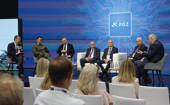 Polonizacja armii napędza biznes