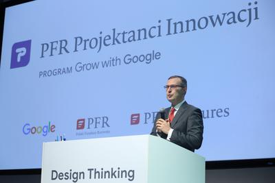 „Projektanci innowacji” to kolejny program wsparcia innowacyjności – zapowiedział Paweł Borys, prezes Polskiego Funduszu Rozwoju. Jako jeden z elementów wdrażania koncepcji „Start in Poland” ma zwiększyć otwartość Polaków i nauczyć kreatywnego podejścia do projektowania nowych rozwiązań. Oczekiwany efekt: lepsza jakość technologii, w które będą inwestować fundusze finansowane z publicznych pieniędzy.