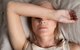 Niskie dawki aspiryny łagodzą stan zapalny związany z niedoborami snu [BADANIE]
