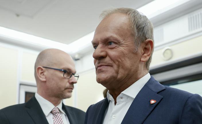 Forsując Macieja Berka, Donald Tusk depcze zasady