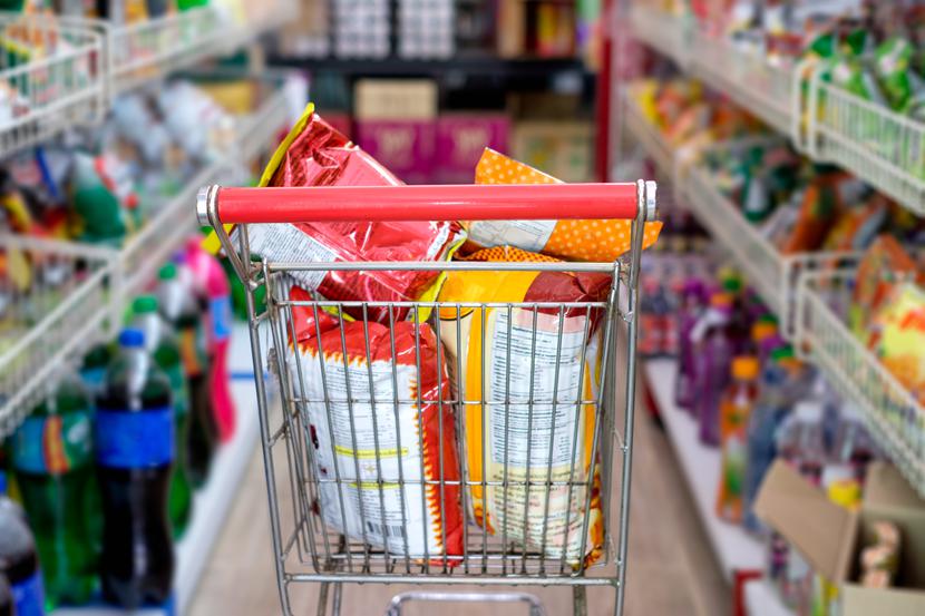 Marketing otyłości to są takie działania firm, które prowadzą społeczeństwo do przejadania się albo do nadmiernego spożycia tego, co nam nie służy - wyjaśnia ekspertka. Marketing otyłości to są takie działania firm, które prowadzą społeczeństwo do przejadania się albo do nadmiernego spożycia tego, co nam nie służy - wyjaśnia ekspertka.