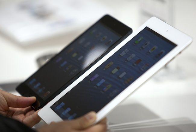 Porównanie małego i dużego iPada fot. Bloomberg