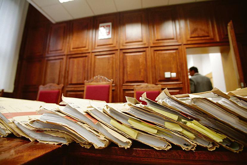 Od kilkunastu miesięcy sale sądowe są miejscem boju ubezpieczycieli i kancelarii odszkodowawczych o szkody osobowe. Na razie wygrywają pośrednicy odszkodowawczy, co powoduje, że wartość wypłacanych świadczeń idzie w górę. [FOT. WM]