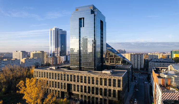Cornerstone przewidział trend i zarobi. V-Tower trafia w lukę podażową